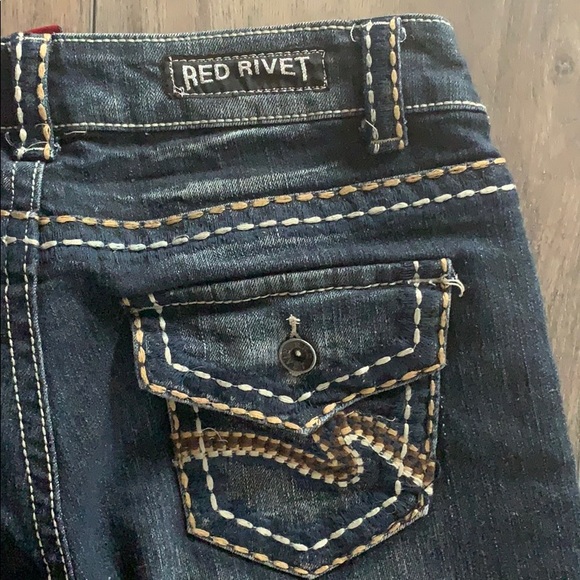Red Rivet jeans - Picture 9 of 10